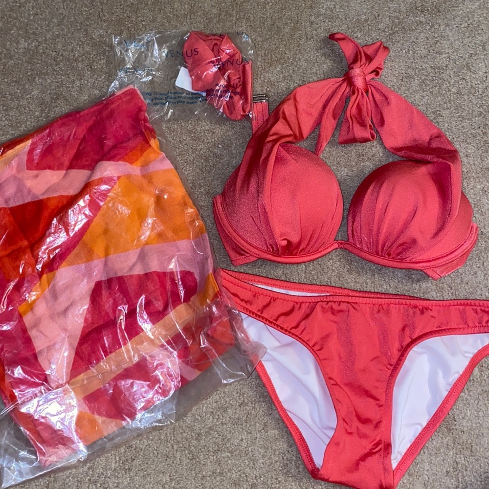 Venus Bikini / Swim